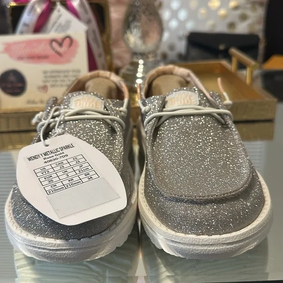 🌸Hey Dude Girls shoes size 3 in sparkly Rose Gold metallic sparkle🌸 - Picture 7 of 7